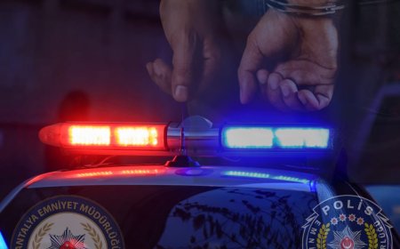 Antalya'da "Bürokrat Tanıdığım Var" Diyen İş Tacirlerine Suçüstü!