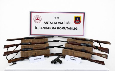 Kaş'ta Jandarmadan Silah Operasyonu: Çok Sayıda Tüfek Ele Geçirildi