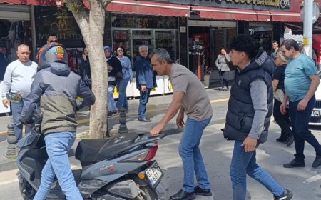 Manavgat Antalya Caddesi’nde Motosiklet Kazası: Sürücü Metrelerce Sürüklendi