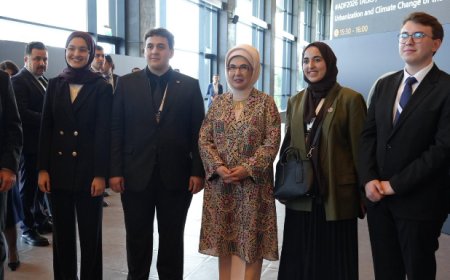 Emine Erdoğan: "Çocuklarımızı Kontrolsüz Şiddet İçeriklerine Terk Edemeyiz"