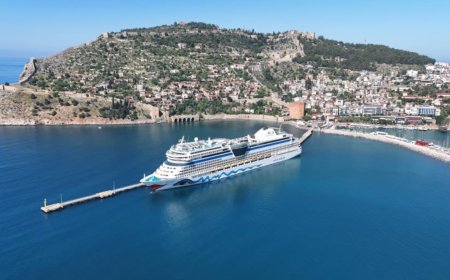 Alanya İskelesinde Dev Misafir: Aida Stella 2 Bin 129 Turist Getirdi
