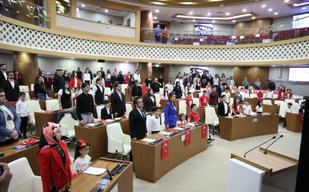 Antalya Meclisi’nde Çocuk Sesleri: Geleceğin Kararları Bugün Alındı