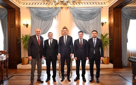 Antalya İçin Yeni Enerji Yatırımları Yolda: Bakan Bayraktar Planları Paylaştı.