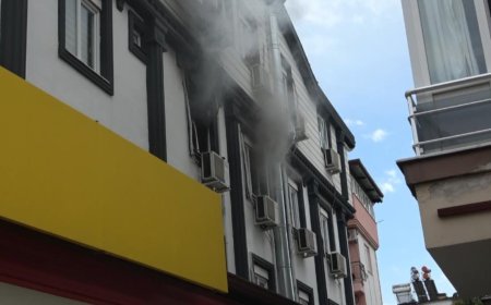 Kepez’de Apartman Dairesinde Yangın Panİği: İtfaiye Büyümeden Söndürdü