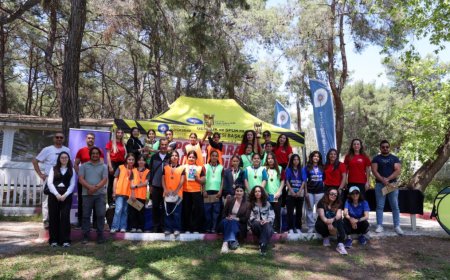 Kız Çocukları Sporla Güçleniyor: Antalya’da Floor Curling Rüzgarı!