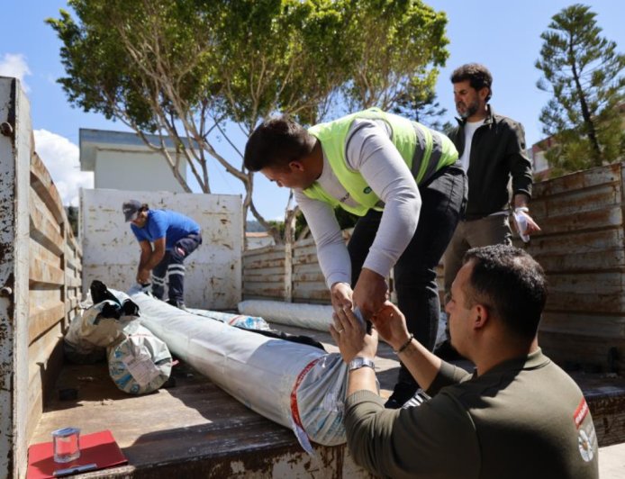 Kumluca’da Hortum Yaraları Sarılıyor: Büyükşehir’den Çiftçiye 48 Saatte Destek!