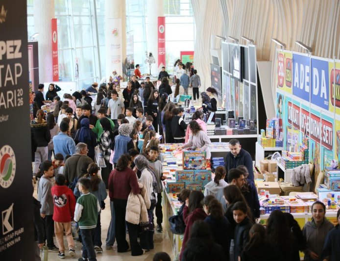 Edebiyatın Kalbi Kepez’de Atıyor: 7’den 70’e Herkes Kitap Fuarına Akın Etti