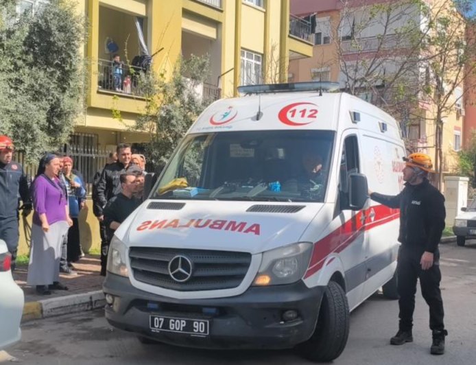 Kepez’de 45 Dakikalık Kurtarma Operasyonu: Küçük Ömer Sağ Çıkarıldı