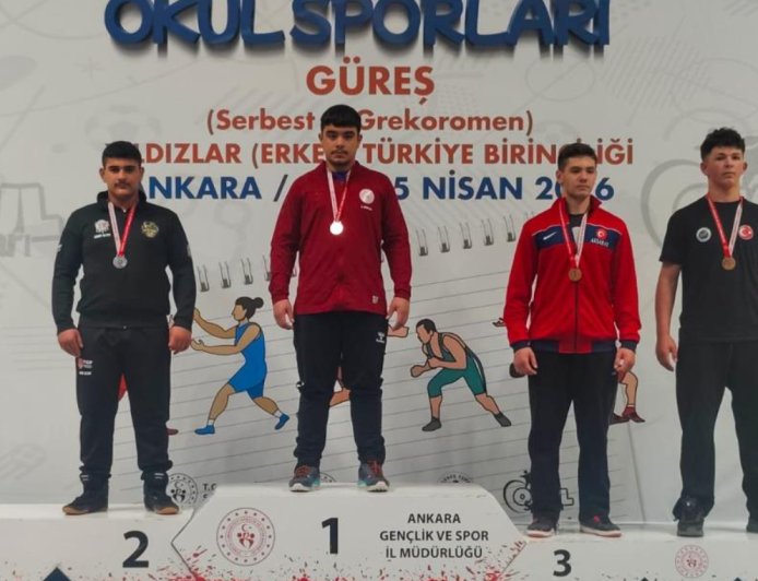 Manavgat Belediyesi Güreş Kulübü’nden Büyük Başarı: Umut Altay Türkiye İkincisi!