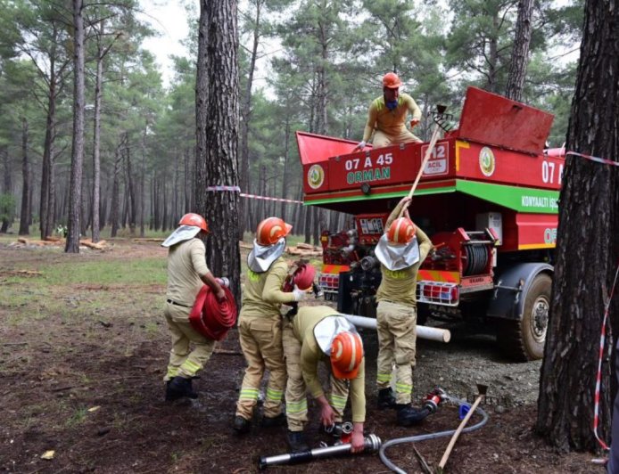 Antalya Ormanlarında Nefes Kesen Mücadele: Türkiye Ormancılık Yarışmaları Tamamlandı!