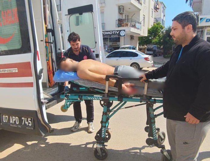 Antalya Kepez’de korkutan kavga!  2 yaralı, 3 şüpheli gözaltında.