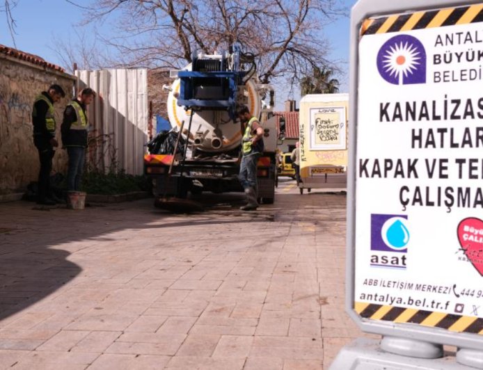 ASAT’tan Kaleiçi’ne Dev Temizlik Operasyonu