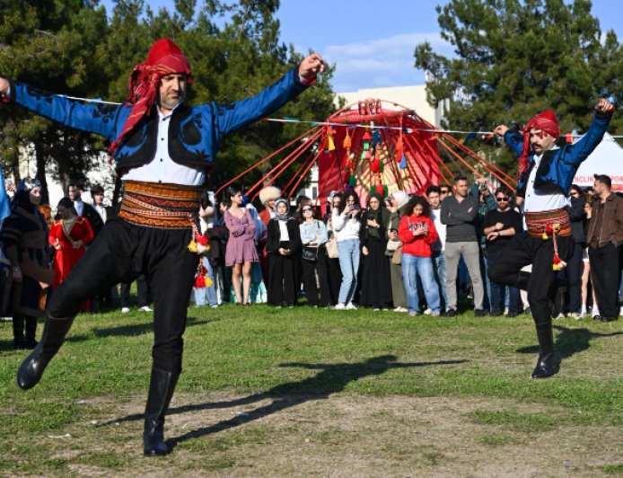 Akdeniz Üniversitesi’nde Uluslararası Kültür Festivali Coşkusu