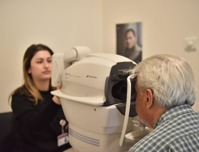 Kepez Sağlık Merkezi’nde Teknoloji Devrimi: Göz Muayenesinde Yeni Dönem