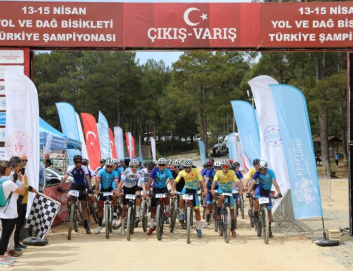 ALKÜ Podyumu Bırakmadı! Dağ Bisikleti Şampiyonası’nda Kupa Yağmuru