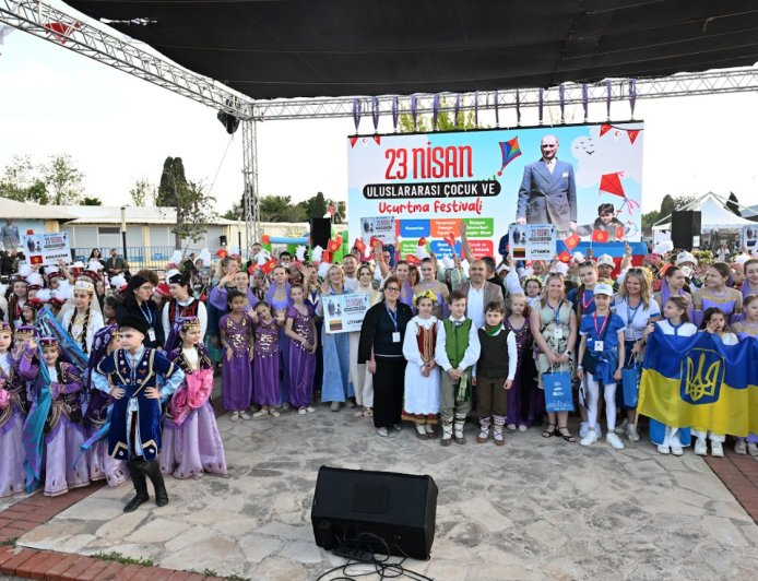 Antalya’da Gökyüzü Çocukların Elinde: Uçurtmalar 23 Nisan İçin Havalandı