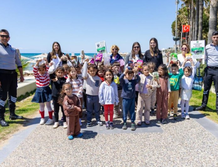 Manavgat’ın Miniklerinden Sokaktaki Dostlarına Büyük Sevgi