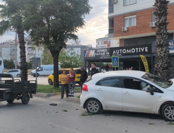 Antalya’da Korkutan Kaza: Sürücünün Refleksi Facianın Önüne Geçti