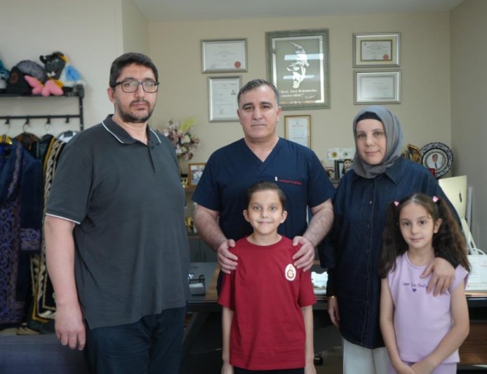 Gözü Yaşlı Annenin En Zor Teşekkürü: "Acınızı Yüreğimde Hissediyorum"