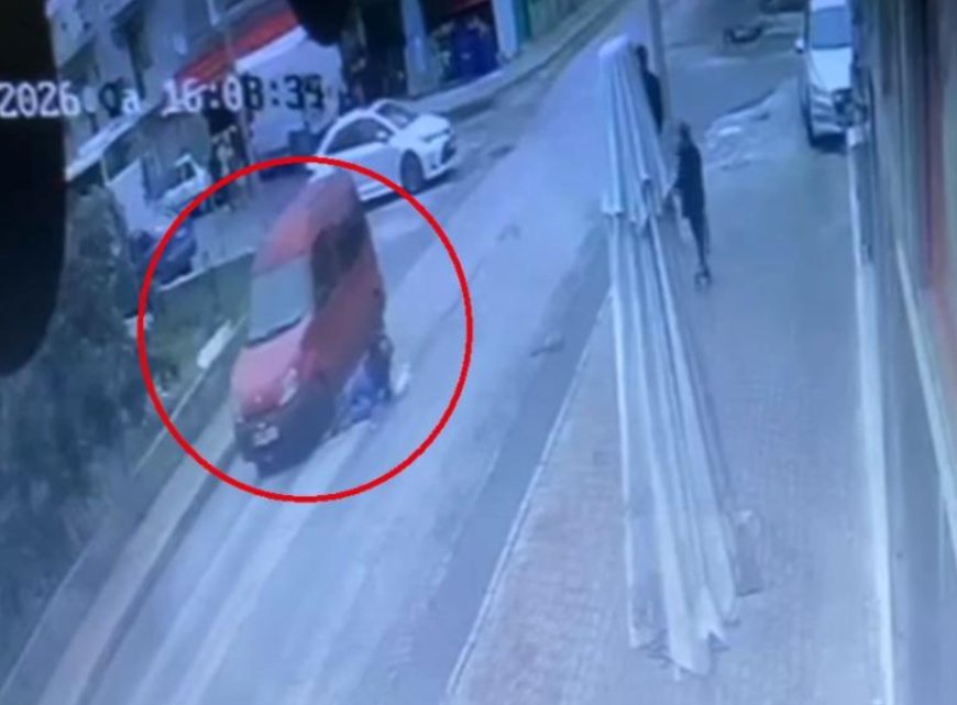 Manavgat'ta Korkutan Kaza: Aracın Altında Kalan Genç Kızı Sürücü Geri Manevrayla Kurtardı