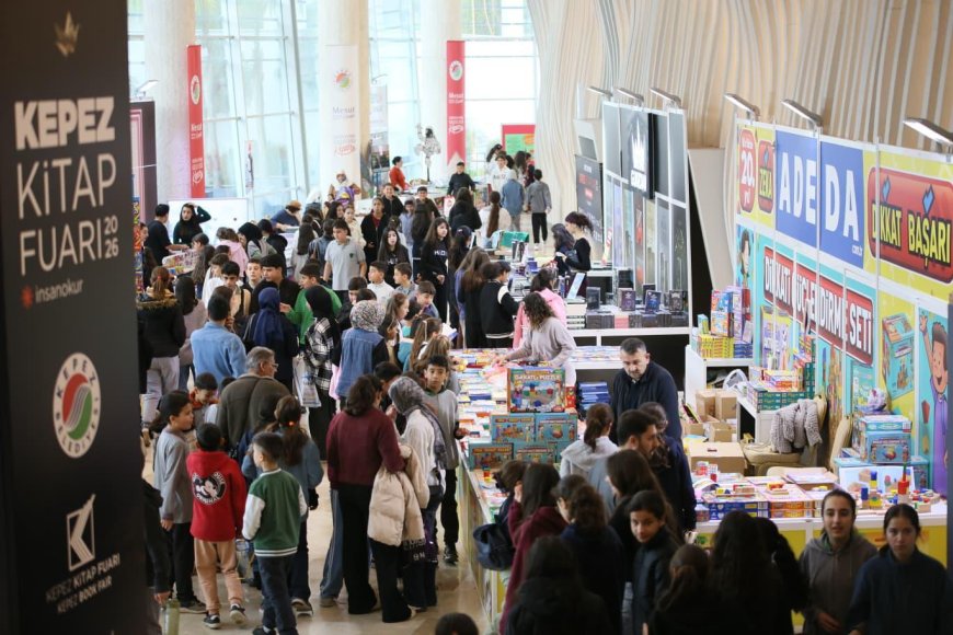 Edebiyatın Kalbi Kepez’de Atıyor: 7’den 70’e Herkes Kitap Fuarına Akın Etti