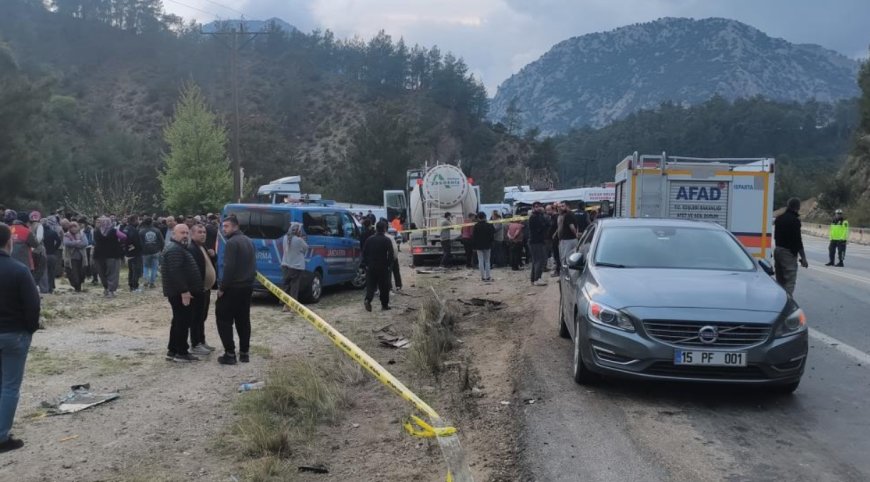 Antalya-Isparta Karayolunda Korkunç Kaza Sonrası Yol Trafiğe Açıldı