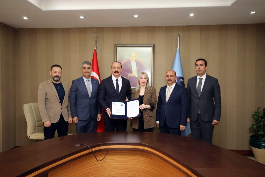 Akdeniz Üniversitesi ve Konyaaltı Belediyesi’nden Dev İş Birliği: Demansa Karşı Sanat Kalkanı