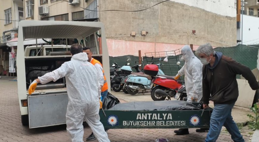 Antalya'da acı son! Bir aydır kaldığı pansiyon odasında ölü bulundu