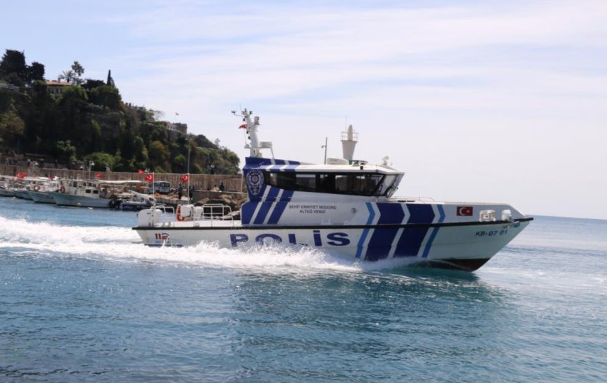 Antalya Deniz Polisi'nden Güvenli Sezon Mesaisi