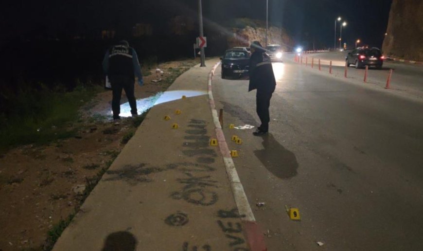 Antalya'da Sokak Ortasında Silahlı Maganda Yakayı Ele Verdi