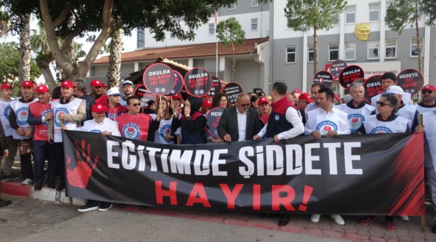 Eğitimciler Meydanlara İndi: Antalya’da Okul Saldırılarına Sert Protesto!