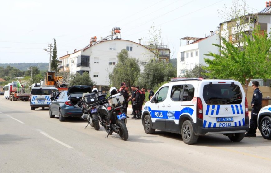 Antalya’da Nefes Kesen Kovalamaca: 15 Kilometre Kaçtı, Ters Kelepçeyle Yakalandı!