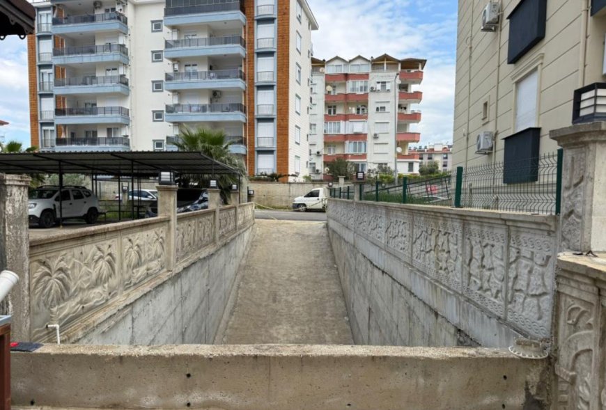 Serik’te acı olay! Eski muhtar otopark boşluğuna düşerek hayatını kaybetti.