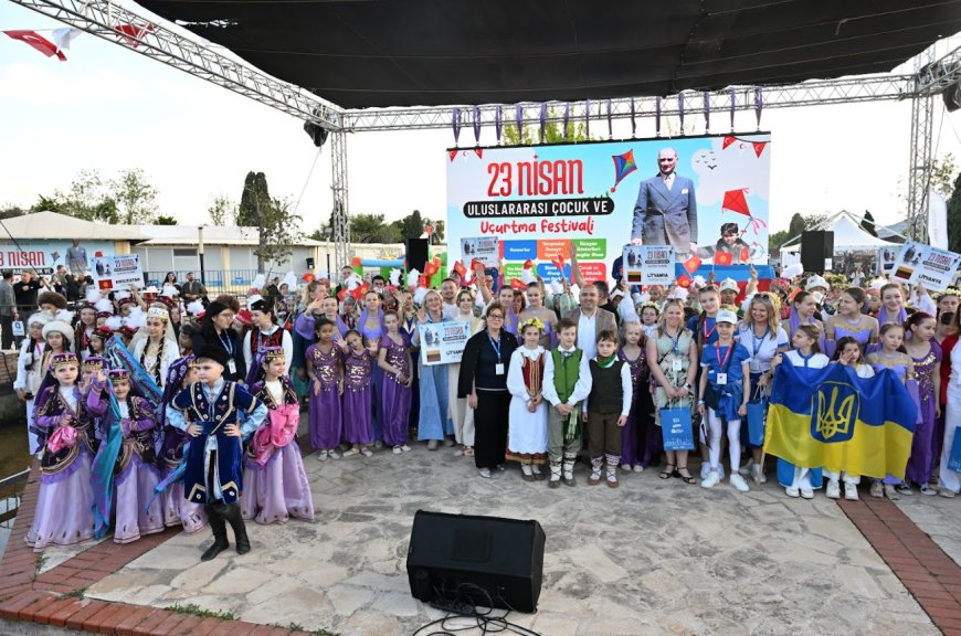 Antalya’da Gökyüzü Çocukların Elinde: Uçurtmalar 23 Nisan İçin Havalandı
