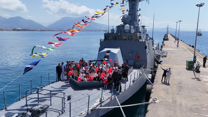 Alanya'da 23 Nisan Coşkusu: TCG BORA Hücumbotu Ziyarete Açıldı.