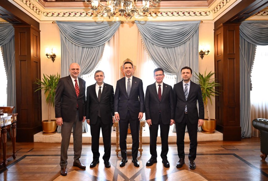 Antalya İçin Yeni Enerji Yatırımları Yolda: Bakan Bayraktar Planları Paylaştı.