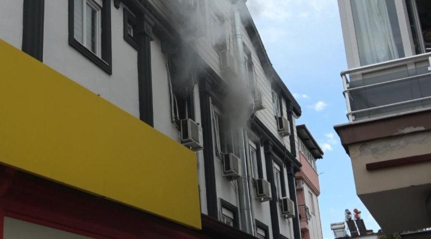 Kepez’de Apartman Dairesinde Yangın Panİği: İtfaiye Büyümeden Söndürdü