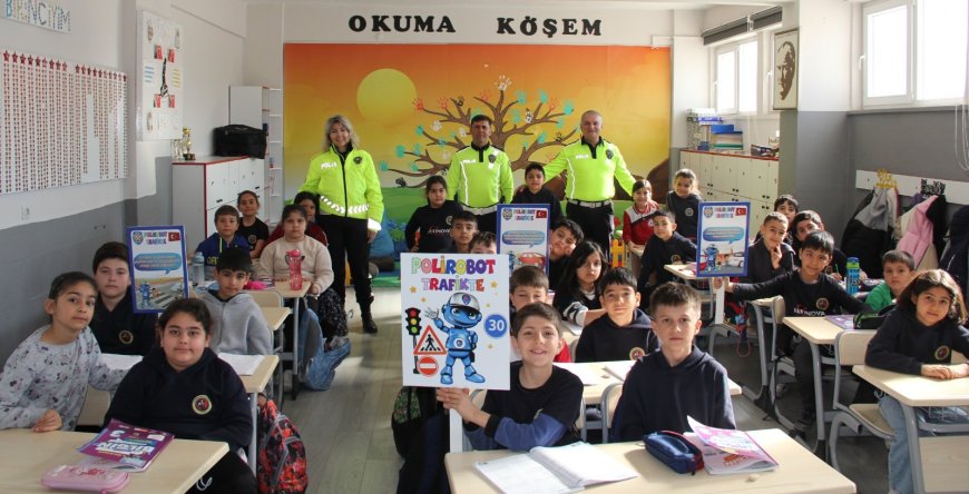 ANTALYA'DA TRAFİK EĞİTİMİNE 'POLİROBOT' DOKUNUŞU: ÖĞRENCİLER HEM ÖĞRENECEK HEM KAZANACAK!