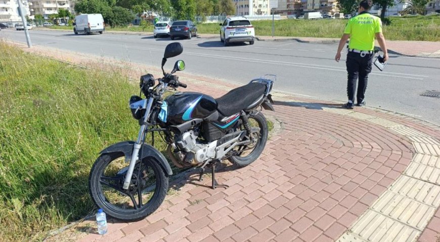 Manavgat'ta Devrilen Motosikletin Sürücüsü Yaralandı