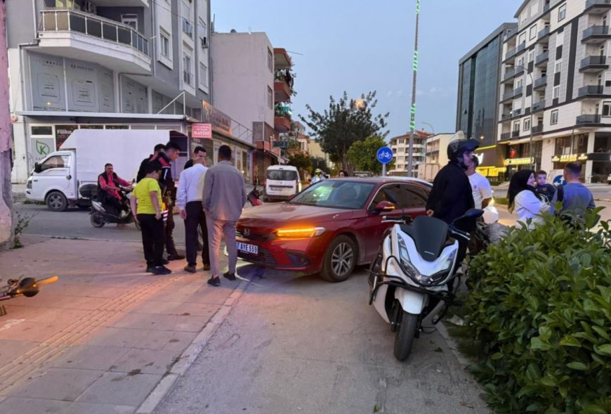 Serik'te Otomobil ile Elektrikli Bisiklet Çarpıştı: 2 Çocuk Yaralı