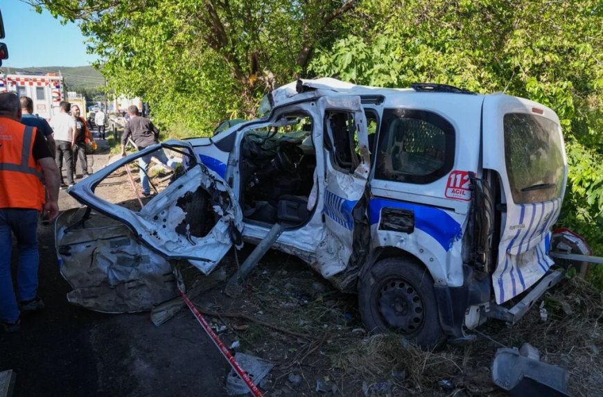 Tır Dehşeti İzmir’i Yaktı: 3 Ölü, 10 Araç Demir Yığınına Döndü