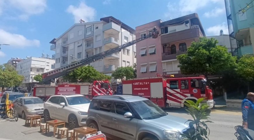 Manavgat’ta Yangın Panği: Turistler Alışverişi Bırakıp Telefona Sarıldı