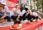 Kumluca'da Acı Biber Yarışması: Şampiyon 3 Dakikada 474 Gram Yedi!