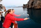 Antalya’da Asırlık Gelenek: Dilekler Akdeniz’in Mavi Sularında Buluştu