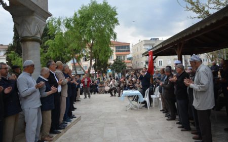 Korkuteli’nde Hac Heyecanı: 103 Hacı Adayı Dualarla Uğurlandı.