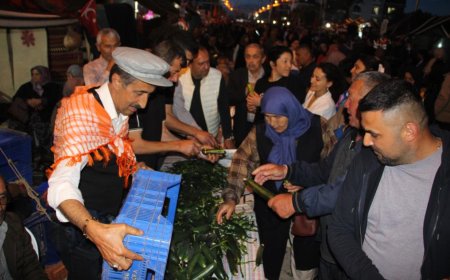 Kumluca'da Bir Ton Salatalık İkramı: Muhtarın Unutamadığı Lezzet.