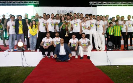 Yeşil-Sarı Gurur: Korkuteli Belediyespor Zaferini Binlerce Taraftarıyla Kutladı