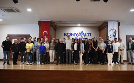 Konyaaltı’nda Bilim Buluşması: Modern Fizik Masaya Yatırıldı