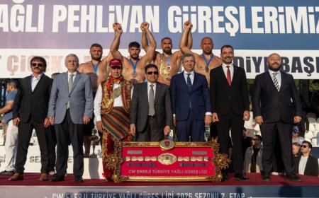 13. Manavgat Yağlı Pehlivan Güreşleri'nde Şampiyon Feyzullah Aktürk