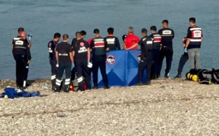 Antalya’da Serinlemek İçin Suya Giren Genç Akıntıya Kapıldı